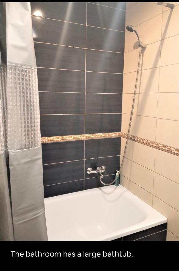 Petit Apartment Santa Coloma de Gramanet Exterior foto